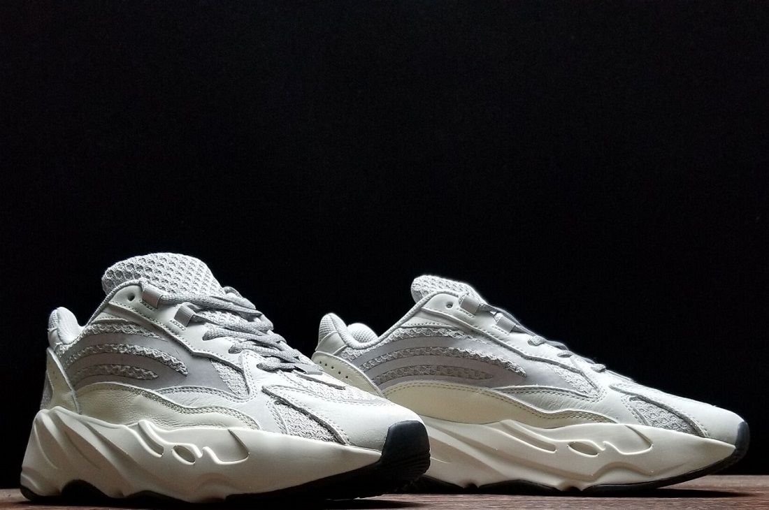 Yeezy 700 V2 Static Rep 1:1 Shoes for Sale (5)
